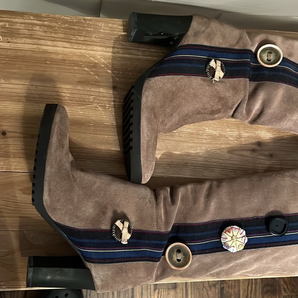 Women’s Designer Kenzo Taupe Suede Knee High Boots Size 6 - Picture 6 of 9